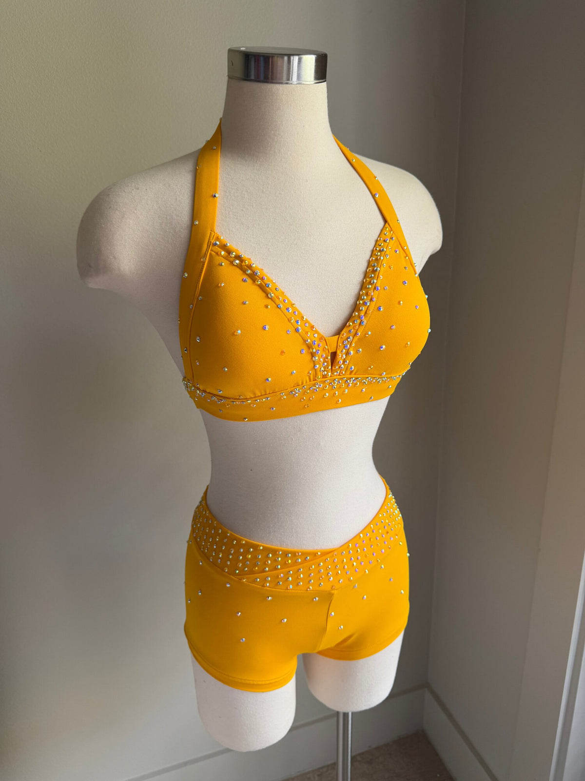 Matte Warm Yellow Triangle Top & V-Short Set With Stones - Small
